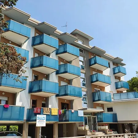 Flat In Building With Lift 250m From The Sea ביביונה