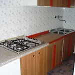 Flat In Building With Lift 250m From The Sea شقة بيبيوني
