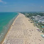 شقة Flat In Building With Lift 250m From The Sea بيبيوني