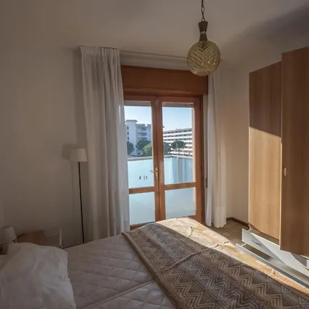 Flat In Building With Lift 250m From The Sea Apartamento