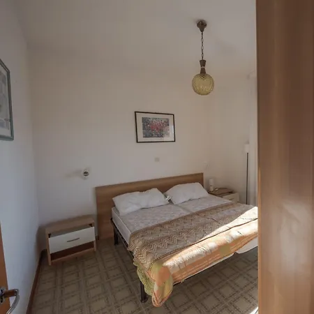 Flat In Building With Lift 250 M From The Sea * Μπιμπιόνε