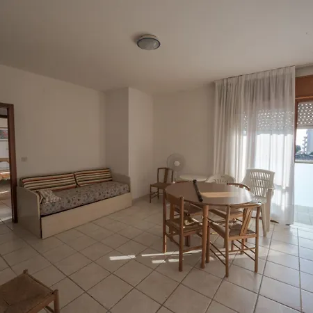 Διαμέρισμα Flat In Building With Lift 250 M From The Sea