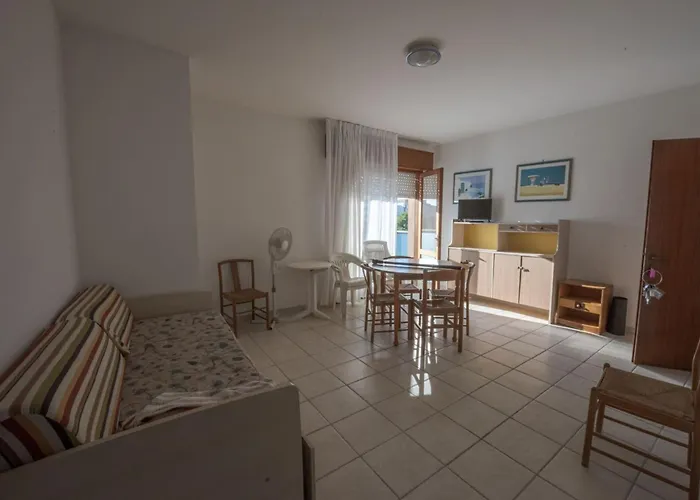 Flat In Building With Lift 250m From The Sea Apartamento Bibione