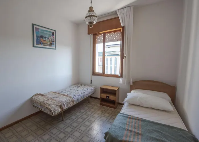 Flat In Building With Lift 250m From The Sea Apartamento